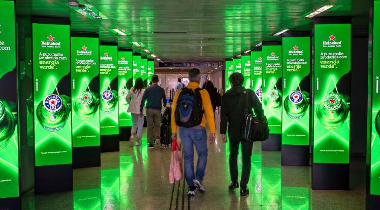 巴西機(jī)場廣告